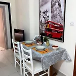 Larnaca Beach Apartment Apartamento Larnaca