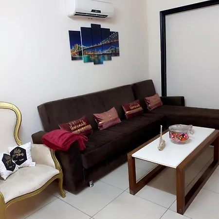 Larnaca Beach Apartment Apartamento *