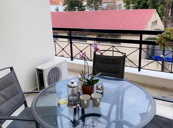 Larnaca Beach Apartment Διαμέρισμα *